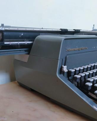 Macchina da scrivere Remington vintage