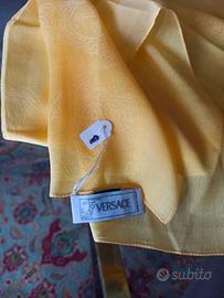 Versace Foulard giallo oro logo Medusa 100 % Seta