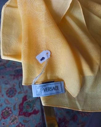 Versace Foulard giallo oro logo Medusa 100 % Seta