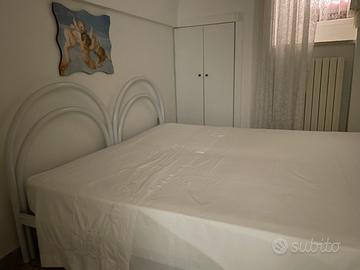 Letto con reti e materassi