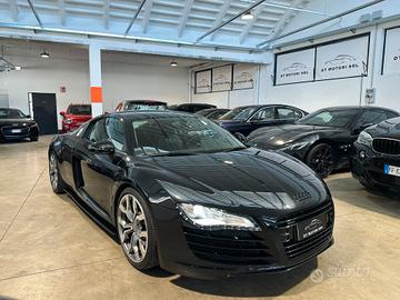 Audi R8 4.2 V8 FSI quattro R tronic - tagliandi ST