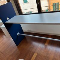 BANCONE CON SGABELLI