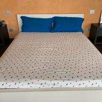 Letto matrimoniale con materasso