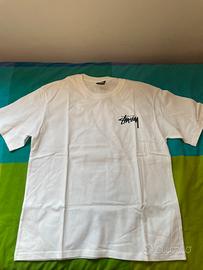 Maglietta stüssy bianca con dadi