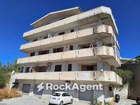 Appartamento di 250 m² con 5 locali a Caulonia