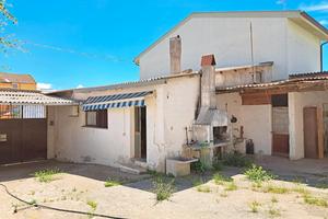 Casa indipendente con ampio cortile