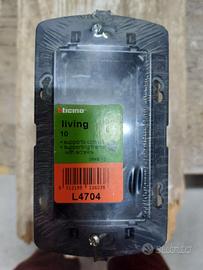 supporti + placche 504 bticino living 