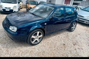 GOLF IV