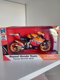 Modellino Honda RC212V MotoGp 2010 Dovizioso 4