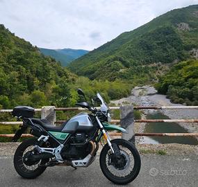 Moto Guzzi V85 TT Centenario 