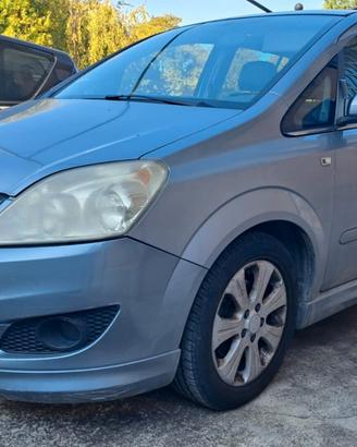 Opel Zafira 1.8 16V VVT Cosmo