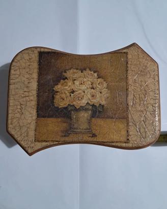 cofanetto scatola in legno con découpage floreale