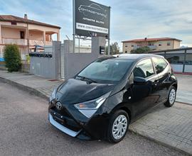 Toyota Aygo Connect 1.0 VVT-i 72 CV 5 porte x-fun 