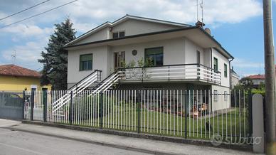 Monfalcone, casa singola di ampia metratura