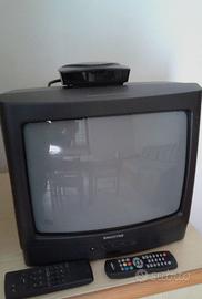Televisore piccolo catodico.