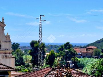 6 LOCALI A DIANO SAN PIETRO