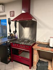 Cucina SMEG Red Wine 6 fuochi + cappa coordinata