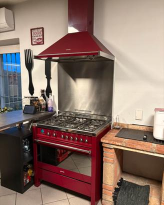 Cucina SMEG Red Wine 6 fuochi + cappa coordinata
