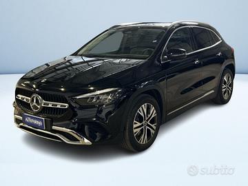Mercedes GLA 180 d Progressive Advanced auto