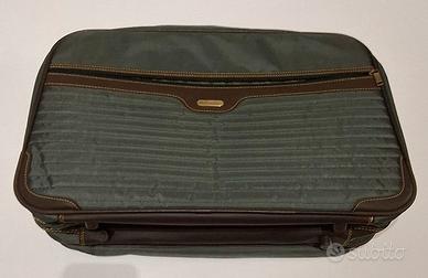 Valigia da viaggio con  porta abiti