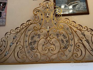 Letto in ferro battuto dorato