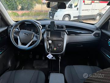 Mahindra KUV100 K8