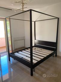 Letto a baldacchino legno massello