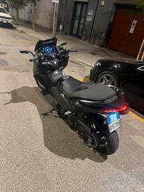 Tmax 560 2022 6 mila Km