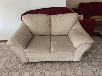 Salotto divani da 2 e 3 posti  e divano letto 