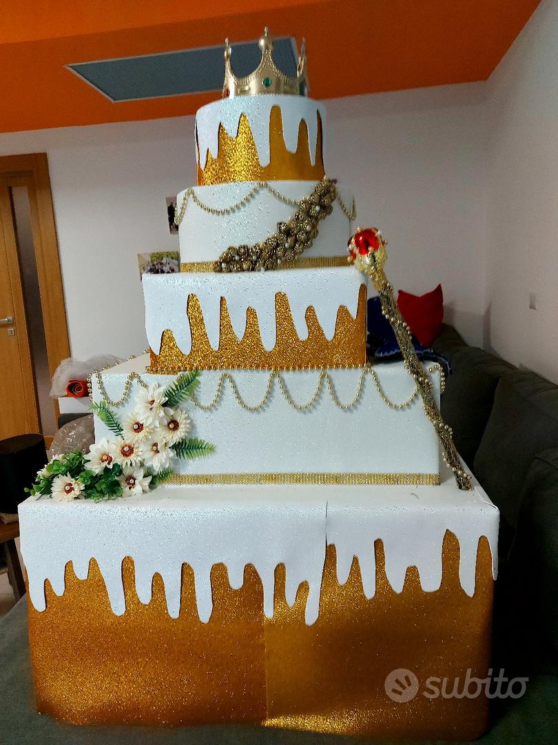 Torta scenografica in gomma eva realizzata a mano per festa di