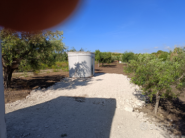 Vasca trasformata a piccola stanza