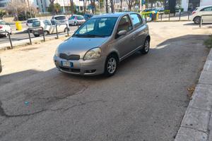 Toyota Yaris 1000 benzina a poco prezzo