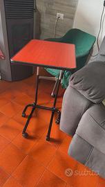 tavolino mobile per assistenza a letto