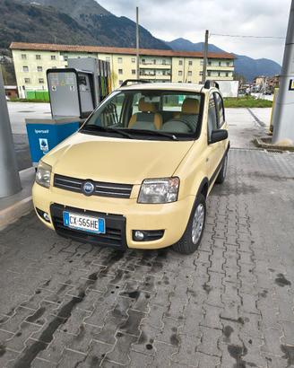 Fiat Panda 1.2 GPL 4x4 2005 climbing