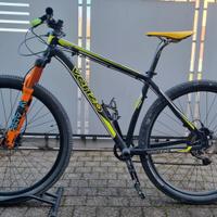 Mountain bike M