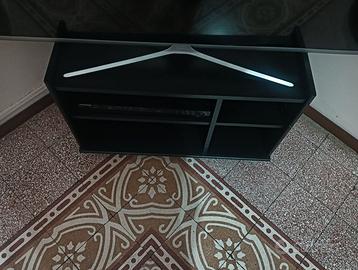 Soggiorno e tavolino tv