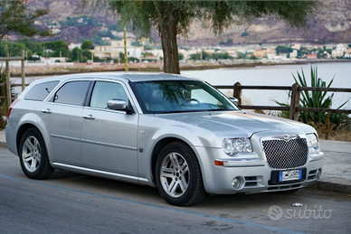 Chrysler 300c modello Sedan