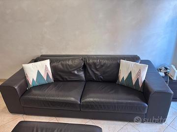 divano in pelle 