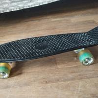 skate penny ruote led blu