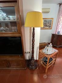Lampada vintage in noce