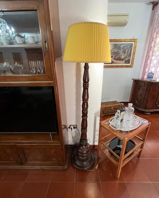 Lampada vintage in noce