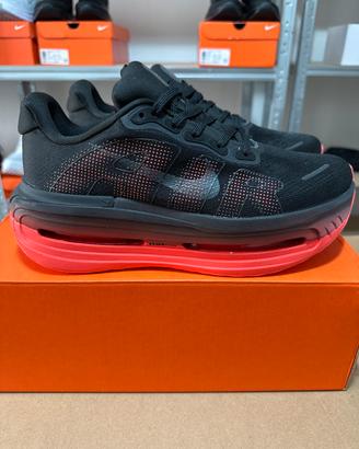NIke Vomero Premium 43