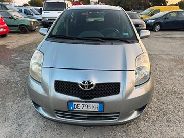 Toyota Yaris 1.4 5 porte M-MT Sol CAMBIO AUTOMATIC