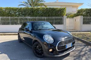 MINI Cooper D Full Black neopatentati
