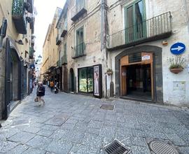 Locale commerciale via mercanti 40 mq
