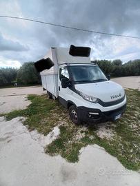 Iveco daily 35 c16 trasporto mobili con gancio