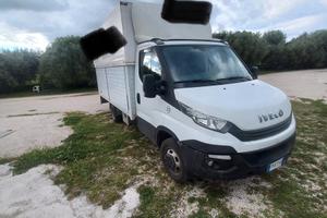 Iveco daily 35 c16 trasporto mobili con gancio