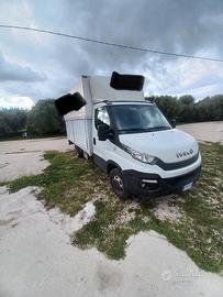 Iveco daily 35 c16 trasporto mobili con gancio