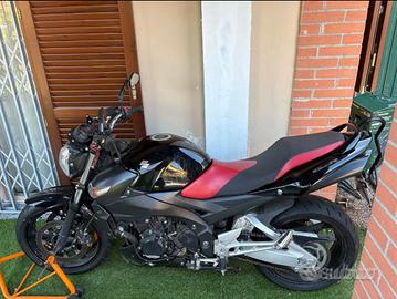 Suzuki gsr 600