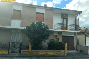 Casa indipendente - Montorio al Vomano